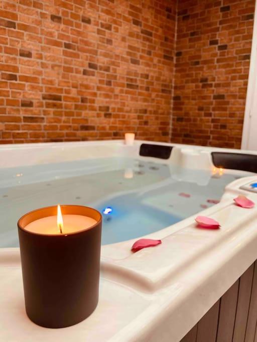 Love room - Parenthèse romantique avec spa privé - Ferienwohnung