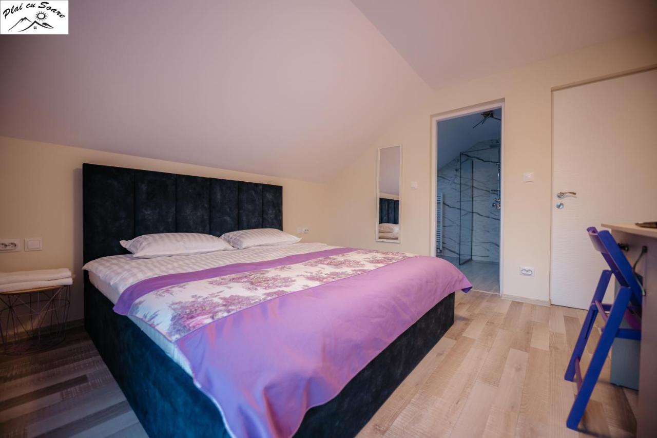 Deluxe Room (2 Adults + 1 Child)