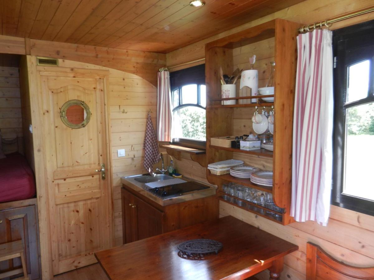 Les Roulottes de la Risle - Bed and Breakfast Calleville