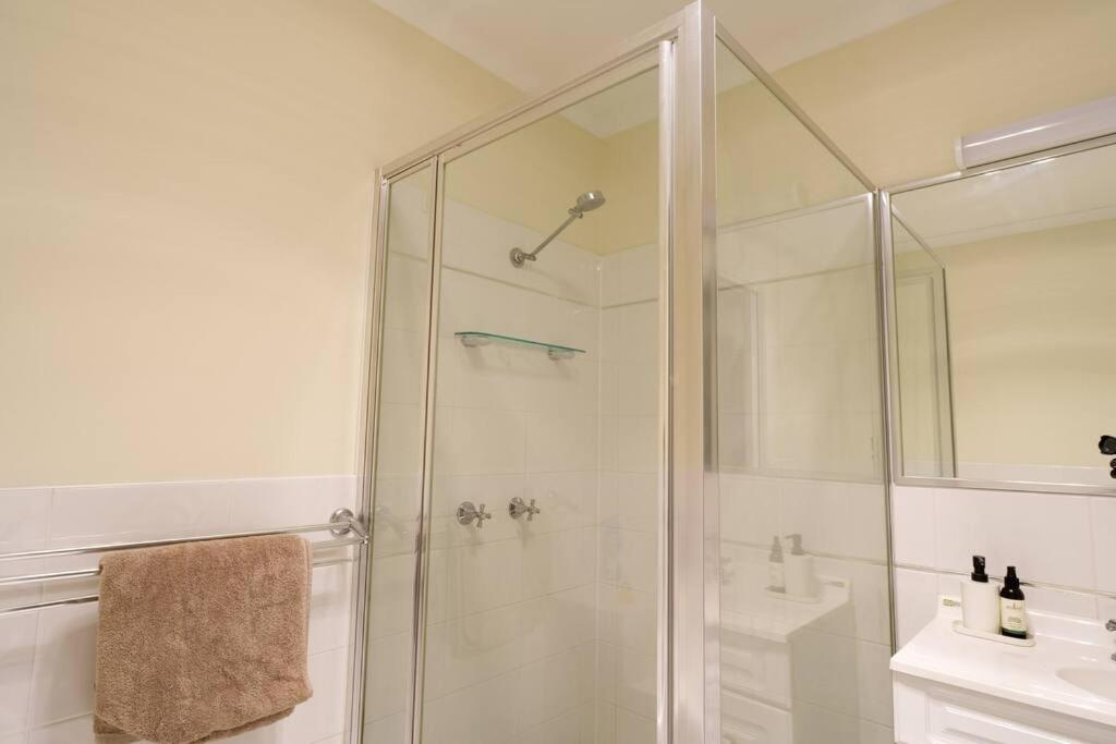 Relaxing 3bd in tranquil setting - B&B Bendigo