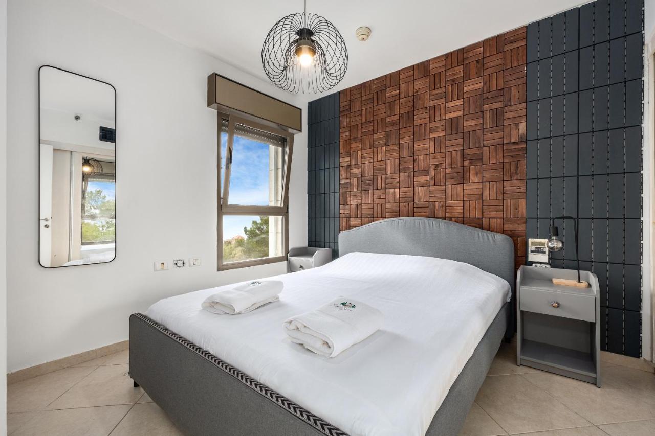 Two-Bedroom Deluxe Apartment with Balcony