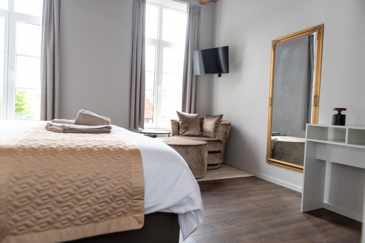 Deluxe Queen Room