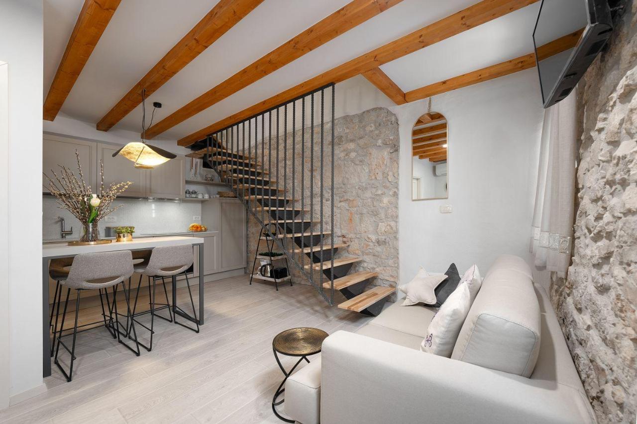 Exquisites Apartment im Herzen von Porec mit Meerblick, nur 150 Meter zum Strand - B&B Parenzo
