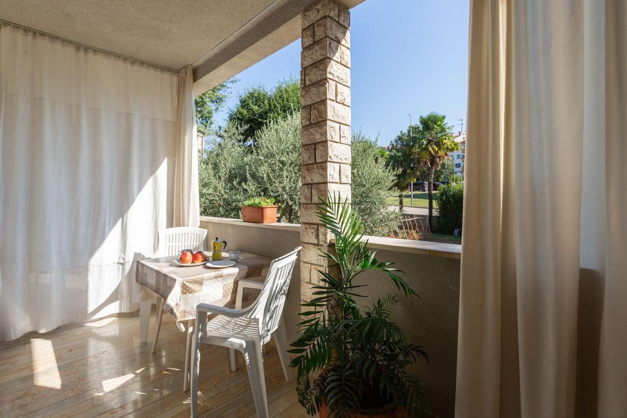 Komfortables Apartment wenige Minuten zur Altstadt von Porec und zum Strand mit Garten - Chambres d'hôtes Poreč