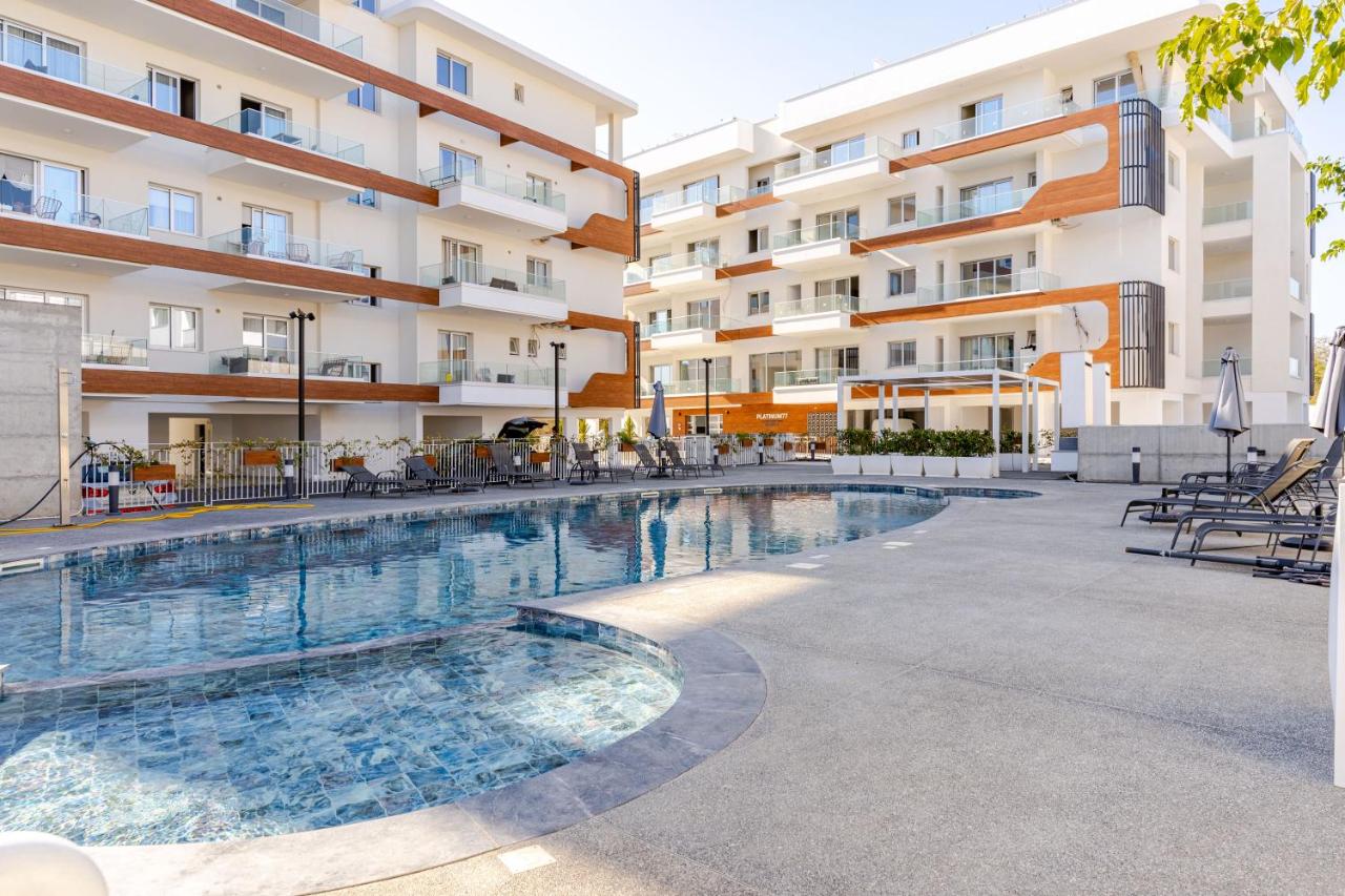 Zakaki Casino Swimming Pool Residence - B&B