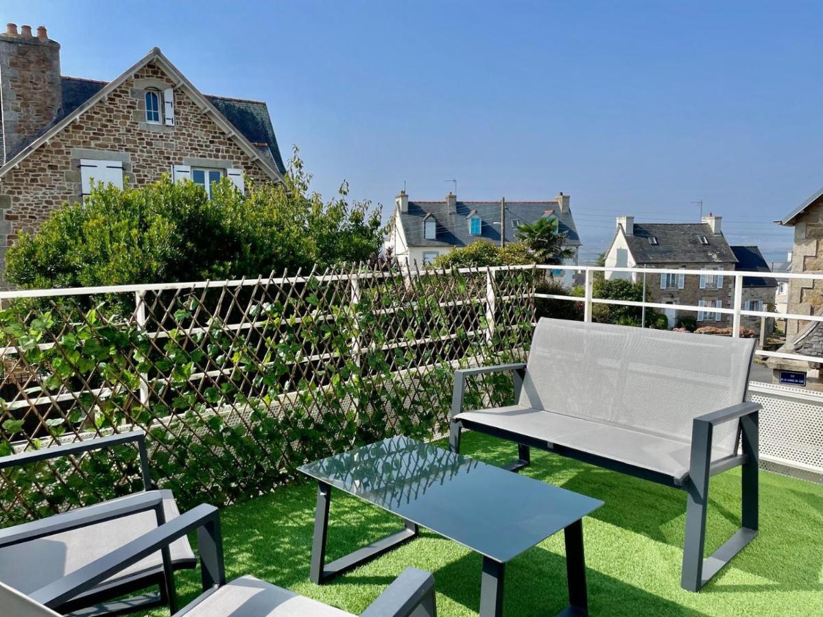 Joli appartement avec balcon au pieds des commences et des plages - Ferienwohnung