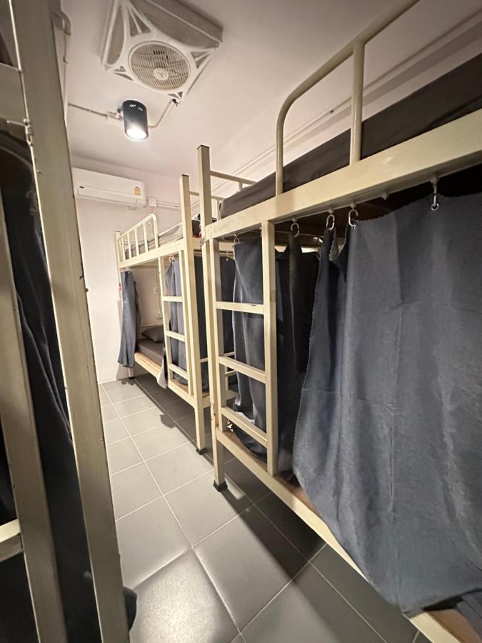 Bunk Bed in Mixed Dormitory Room