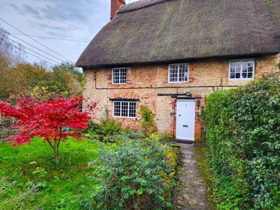Swan Cottage 2-Bedroom-Netflix-Parking-Nature-Canal - Bed and Breakfast