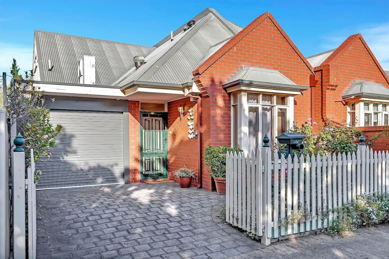 Picket Fence Cottage - Steps from Adelaide Oval - Ferienwohnung North Adelaide