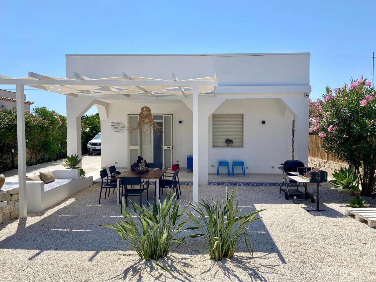 Villa Aroi - Bed and Breakfast Porto Palo