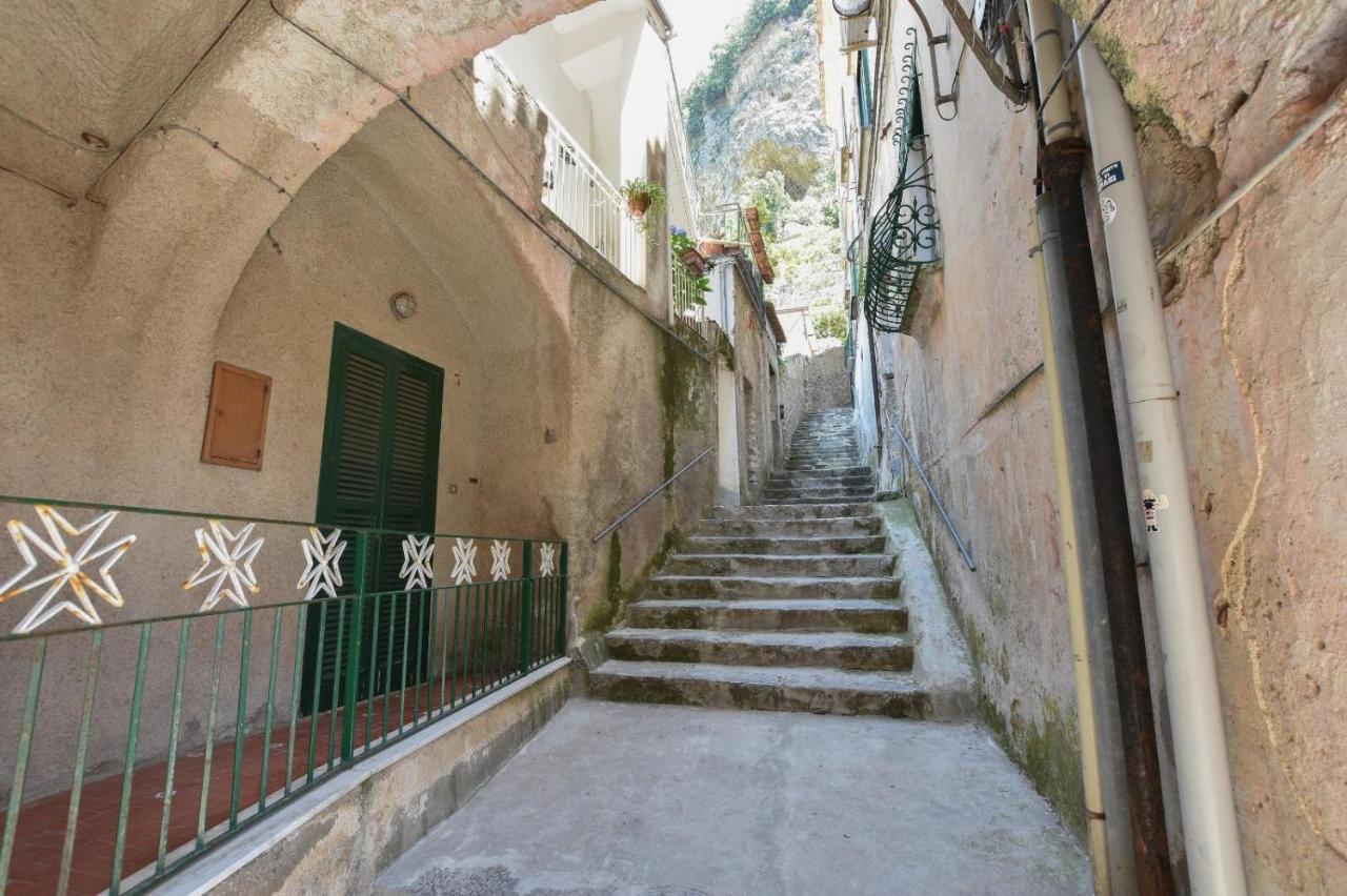 Apartament "CARPE DIEM" in the Historical center 680mt,half mile, 10 minutes away from main square, accessible by 59 steps - Chambres d'hôtes Amalfi