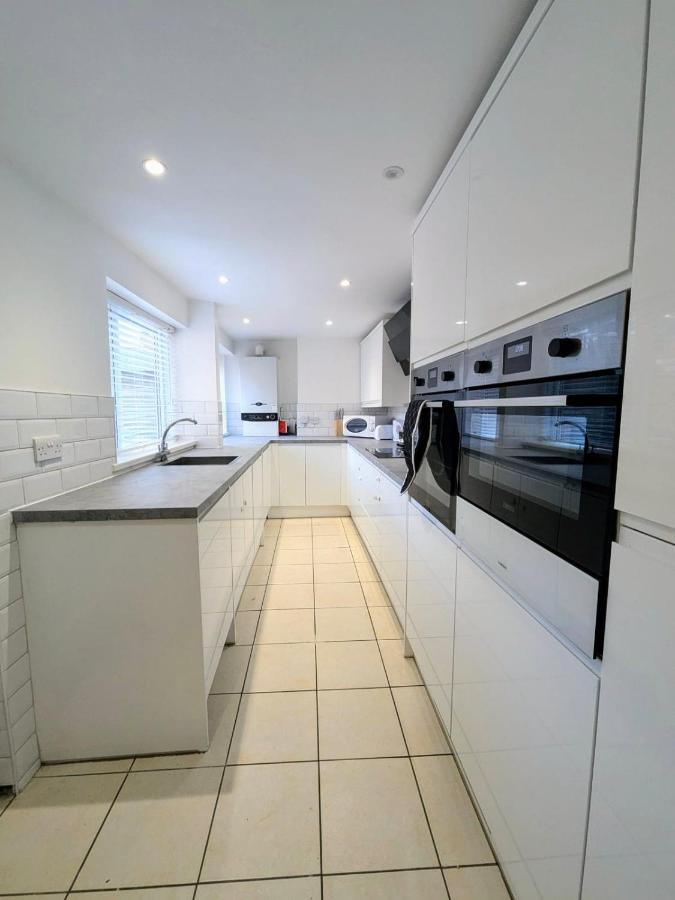 Charming 3-Bedroom Home in Sunderland - Bed and Breakfast Sunderland