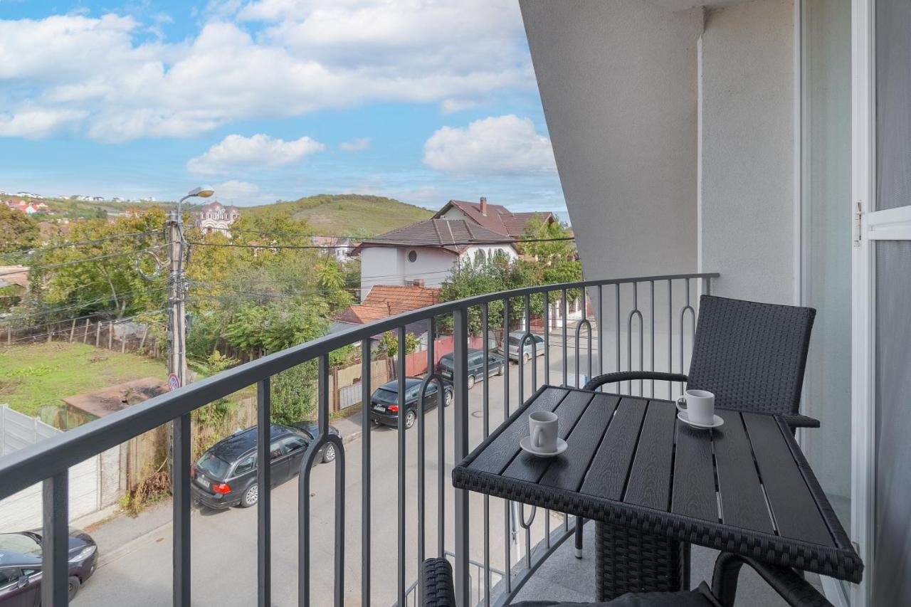 Apartment mit Balkon