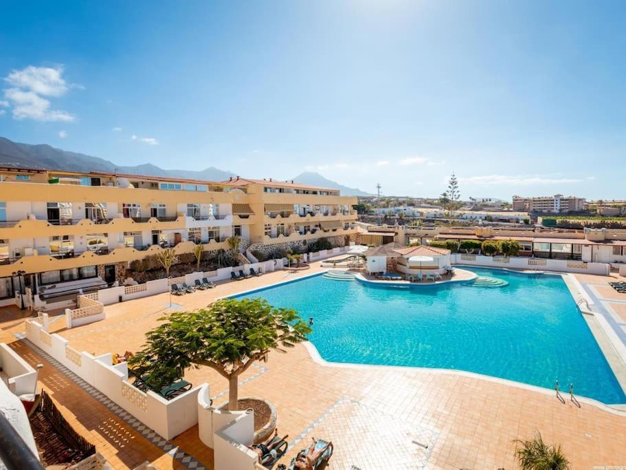 Marina Palace Amazing balcony Renovated - B&B Playa Paraiso