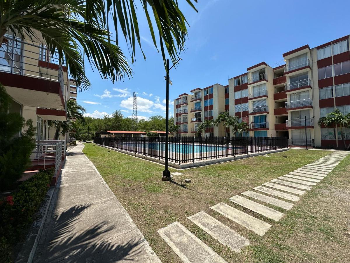 Apartamento completo, con piscina - B&B