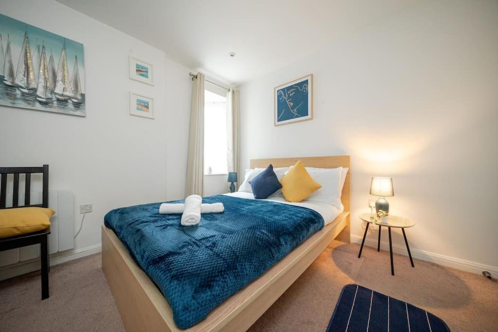 Central London Balcony and parking Kensingston - B&B
