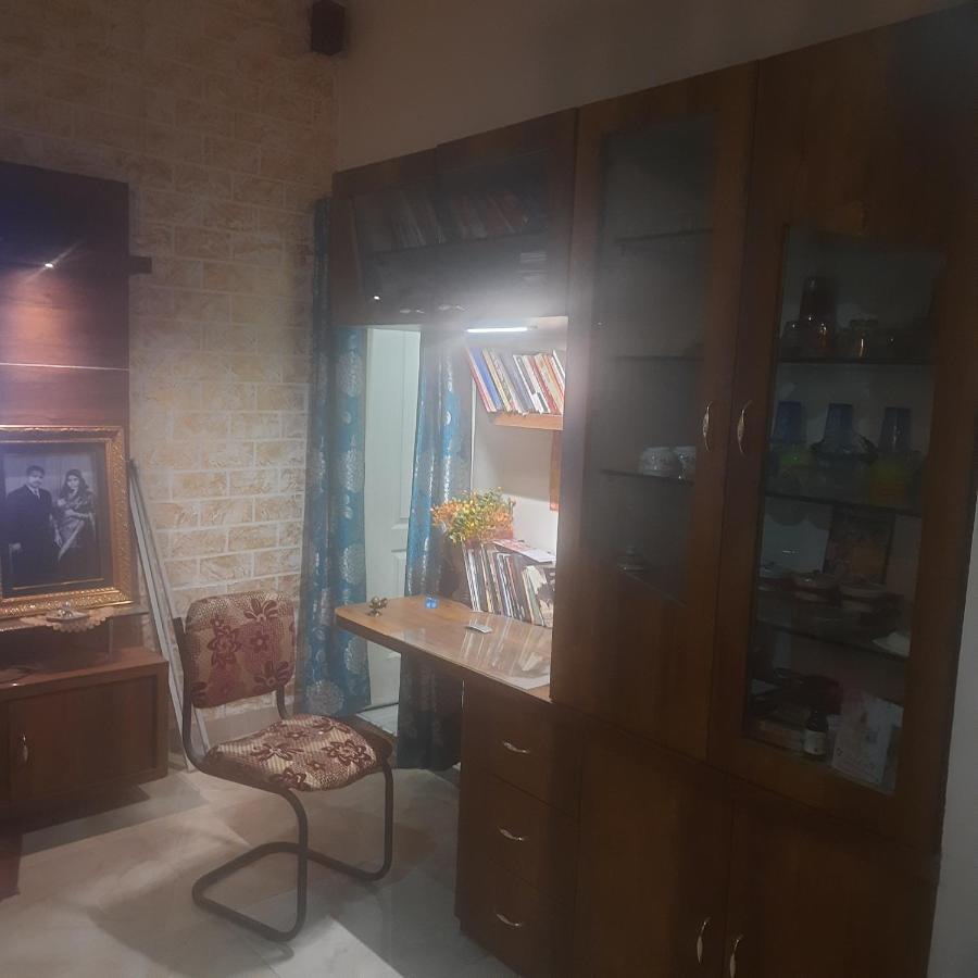 Beautiful AC Room, Best Location at Pachpedinaka Raipur - Bed and Breakfast