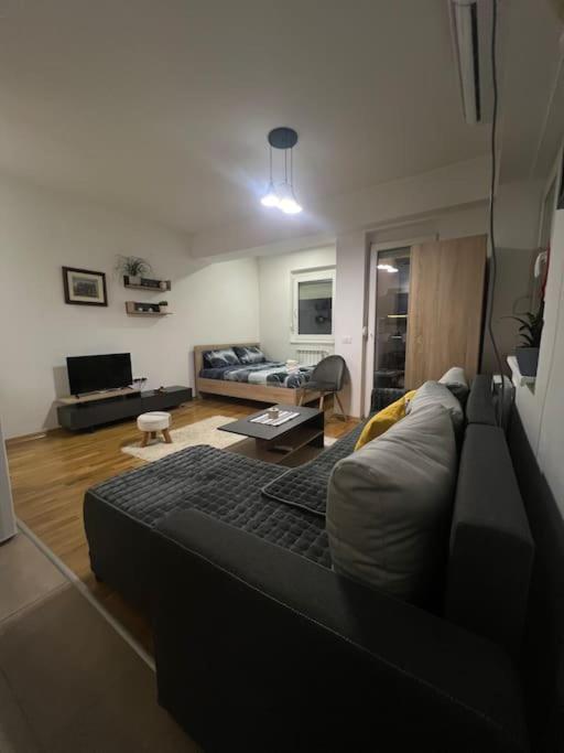Cozy Apartment in Skopje - B&B