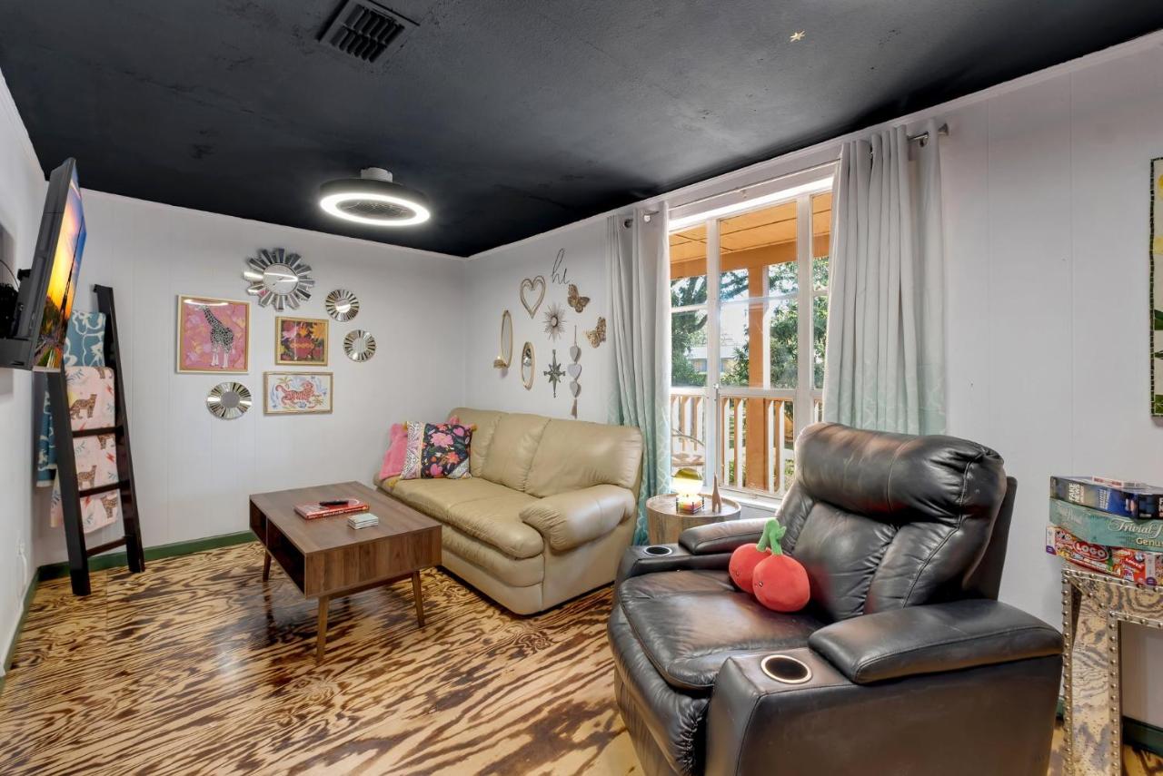 Groups-1 Mi To Stadium-dog Friendly-fence Yrd - B&B