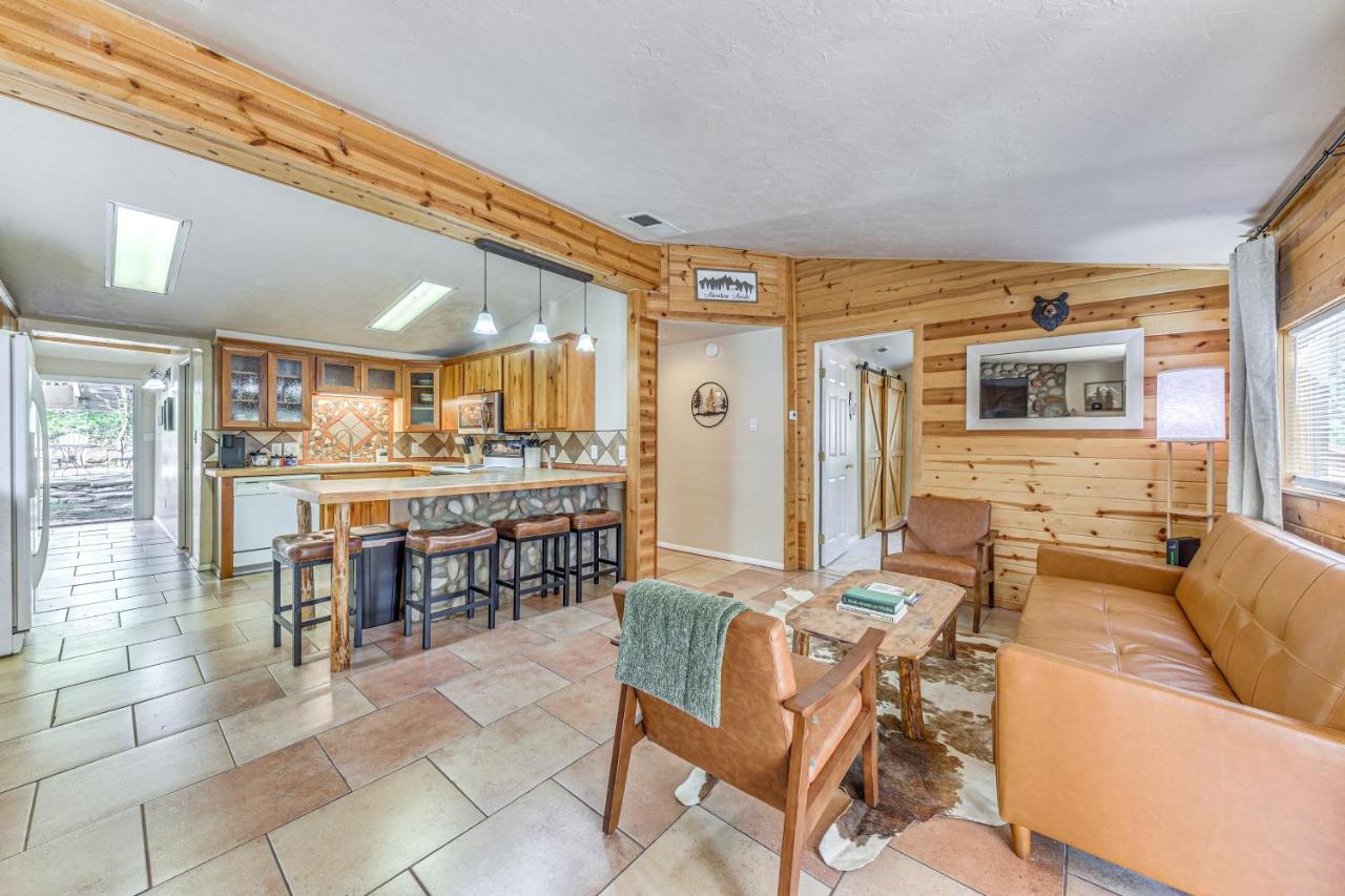 Less Than 1 Mi to Grindstone Lake Ruidoso Home with Grill! - B&B