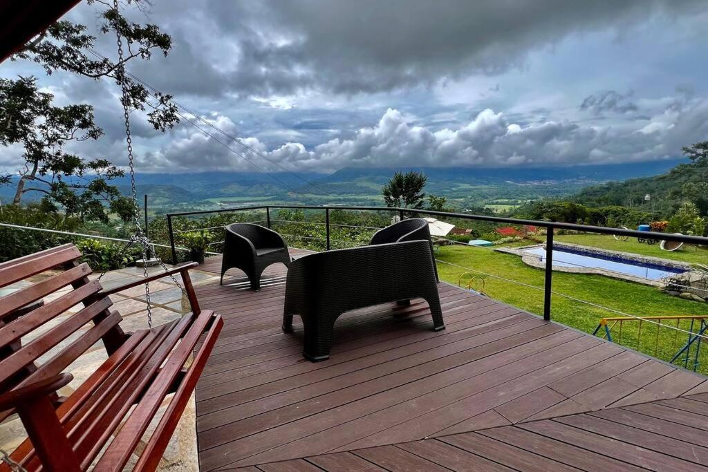 Cabaña Vistas Paraíso - Bed and Breakfast