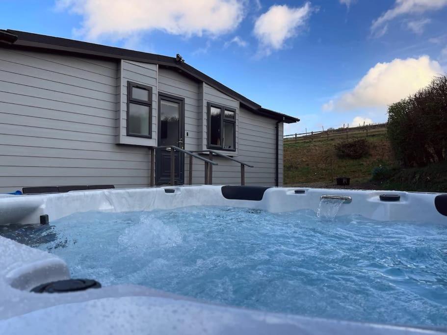 Cosy Clos Y Hendy Lodge - B&B