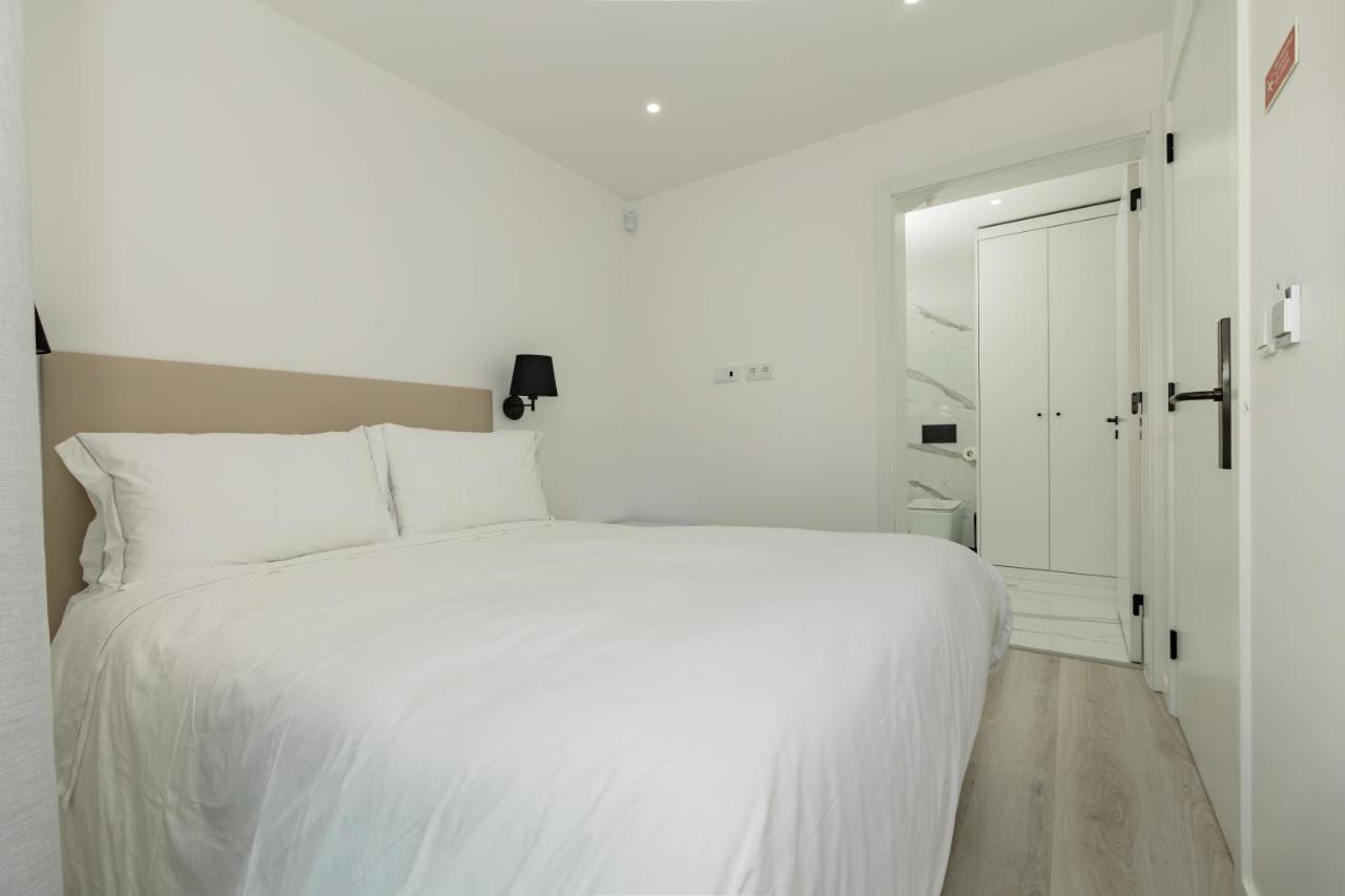 Double or Twin Room with Private Bathroom