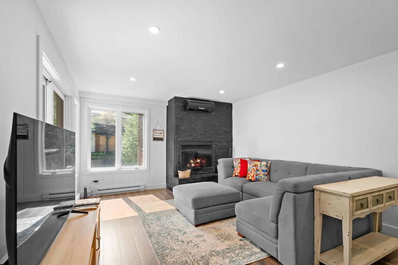 Peaceful Condo with Stunning Mountain and Lake Views - Bed and Breakfast Mont-Tremblant