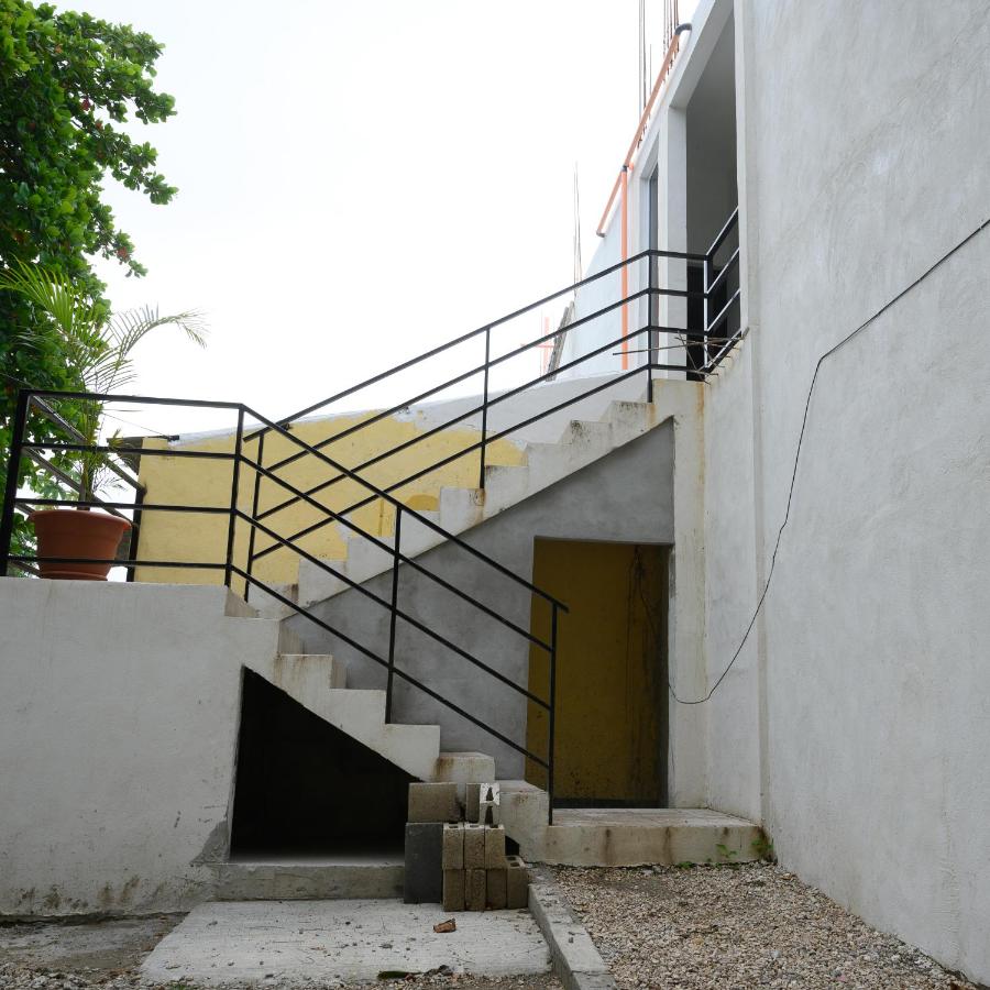 Apartamentos Petenchel, por Aeropuerto Flores Peten no 3 - Chambres d'hôtes Santa Elena