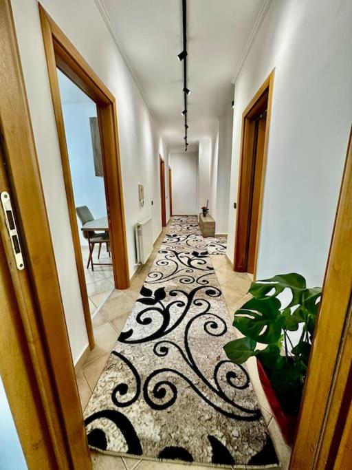 8th Floor Luxury Apartment Tirana 2 - B&B