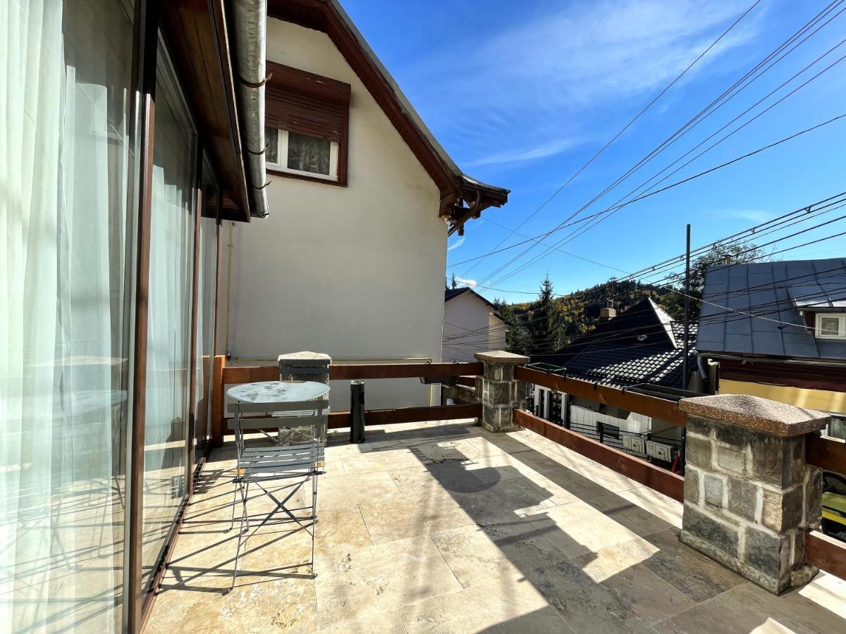 Casa de vis in zona Peles - Ferienwohnung Sinaia