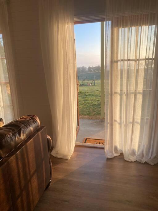 Red Hill Farmstay Bathurst 3BR Spacious inside and out! - B&B Bathurst