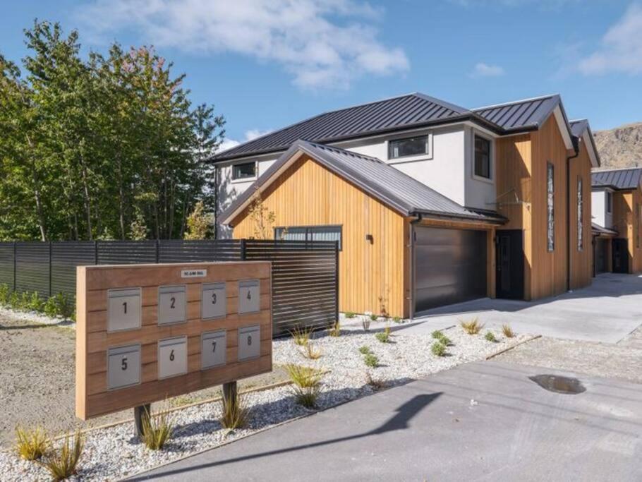 Queenstown Luxury Holiday Villa - B&B