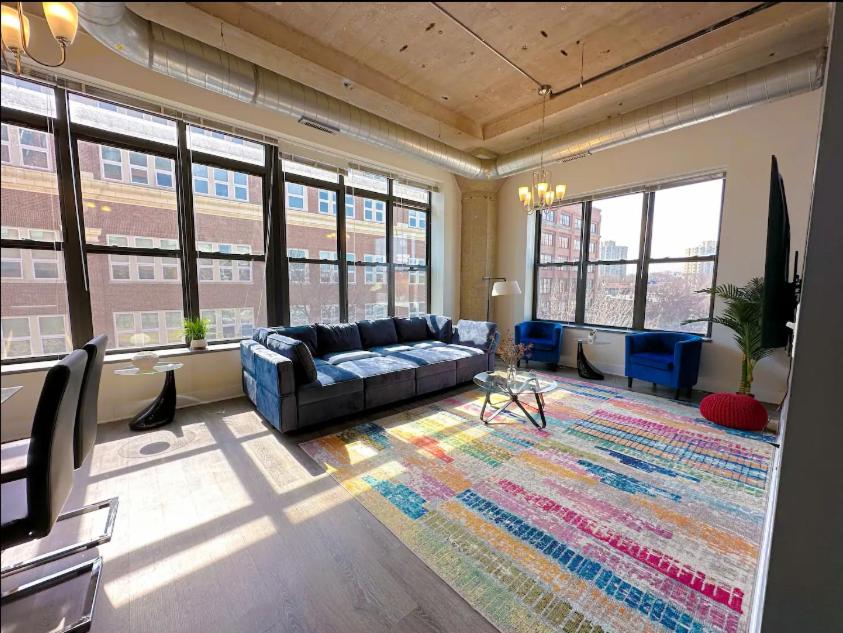 McCormick Place Spacious family heaven 3br-2ba that sleeps up to 10 guests with Optional parking and Gym access - B&B