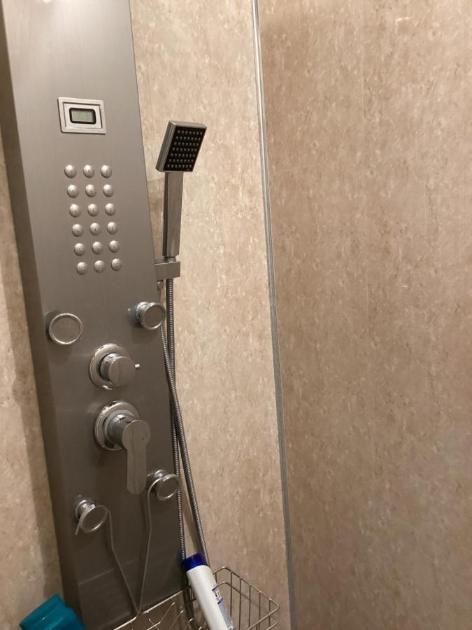 Camera Doppia con Letti Singoli con Bagno Privato 