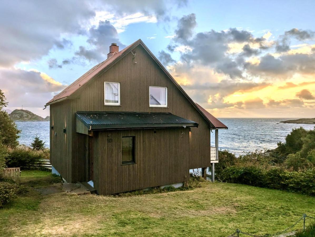 House by the sea Reine, Lofoten - B&B