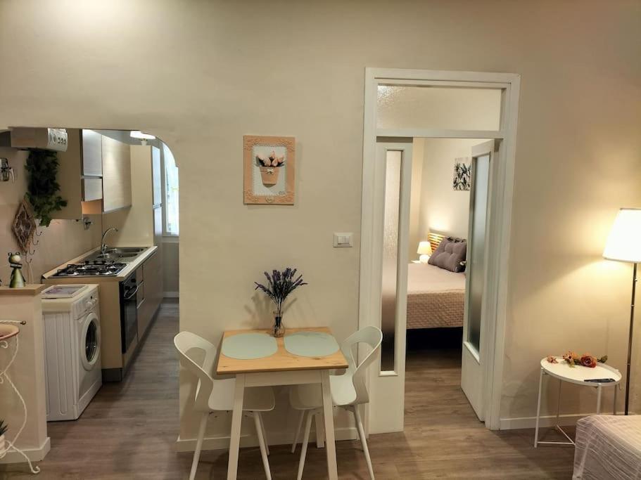 Cozy Apartment Near The station - B&B