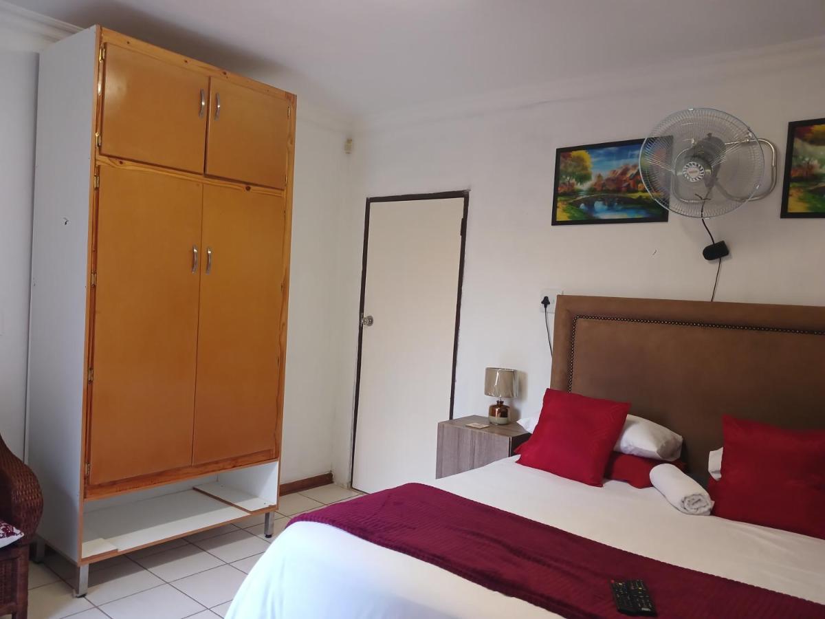 Standard Queen Room