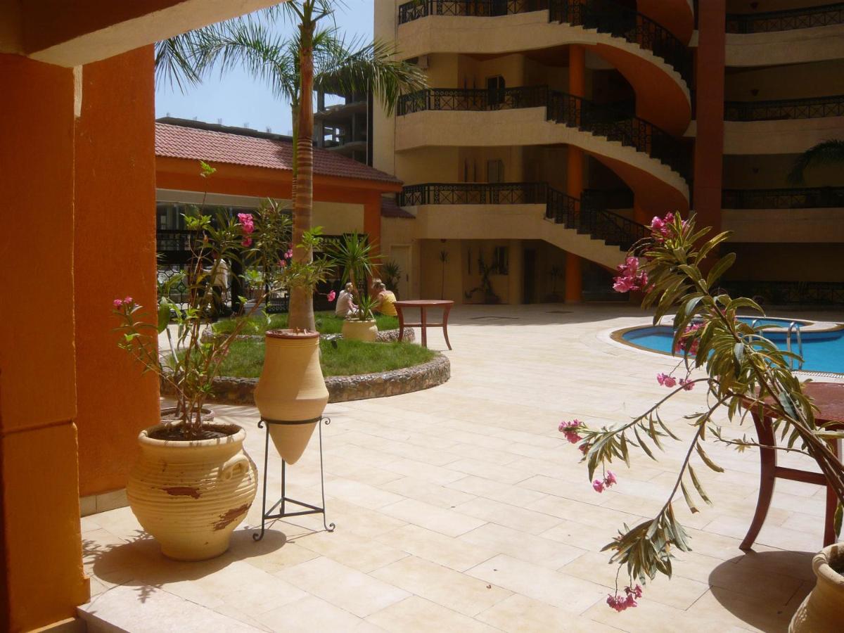 Regency Towers Apartments - B&B