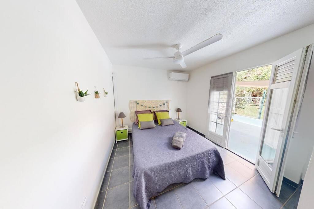 Appartamento con 2 Camere da Letto, Terrazza e Vista Mare