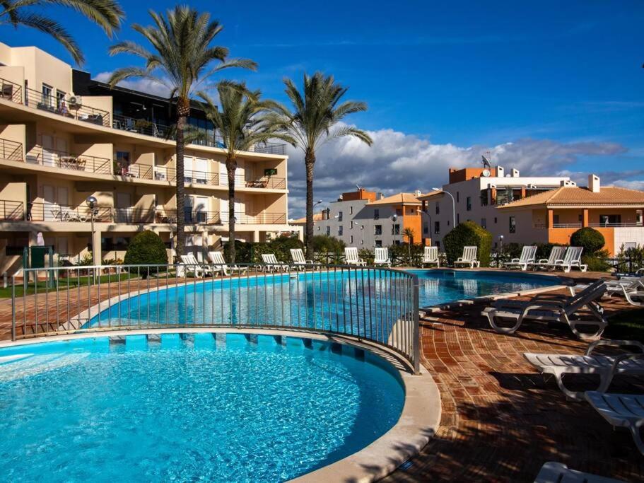 Globe 33 Apartment - Top Location & The Strip Albufeira - B&B