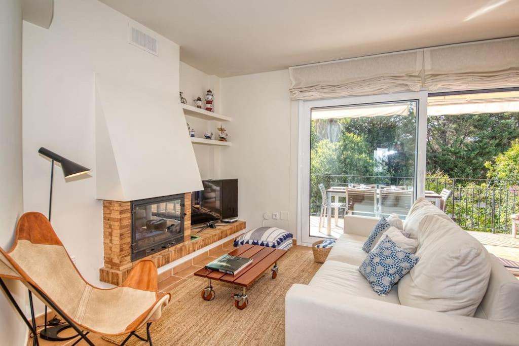 Apartamento con Piscina céntrico - B&B Calella de Palafrugell