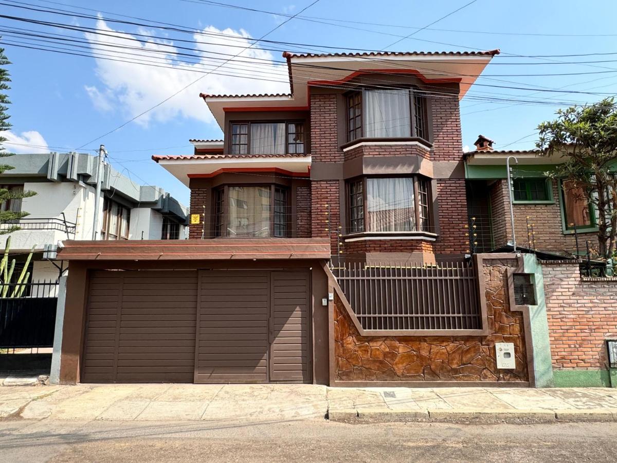 Great House, Amazing location!! - Chambres d’hôtes Cochabamba