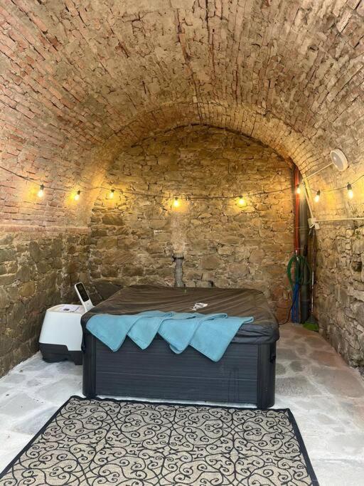 Casa dell 'Vista Gorgeous Remodeled Stone Country House in Rural Northern Tuscany - Chambres d'hôtes Lungo