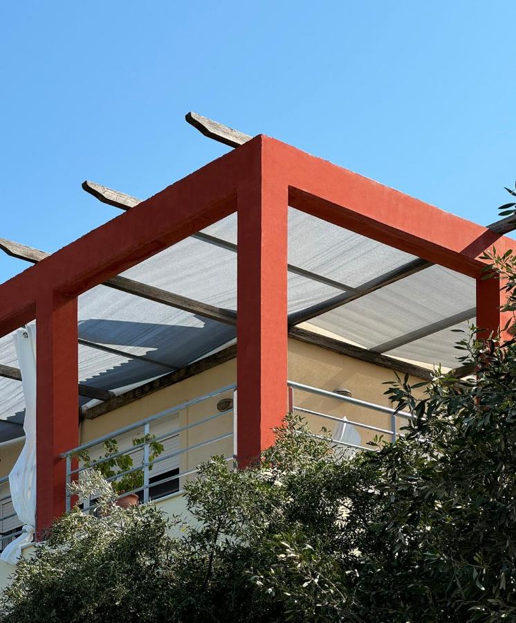 Villa Io, The Ionion Balcony - Chambres d’hôtes Neokhórion