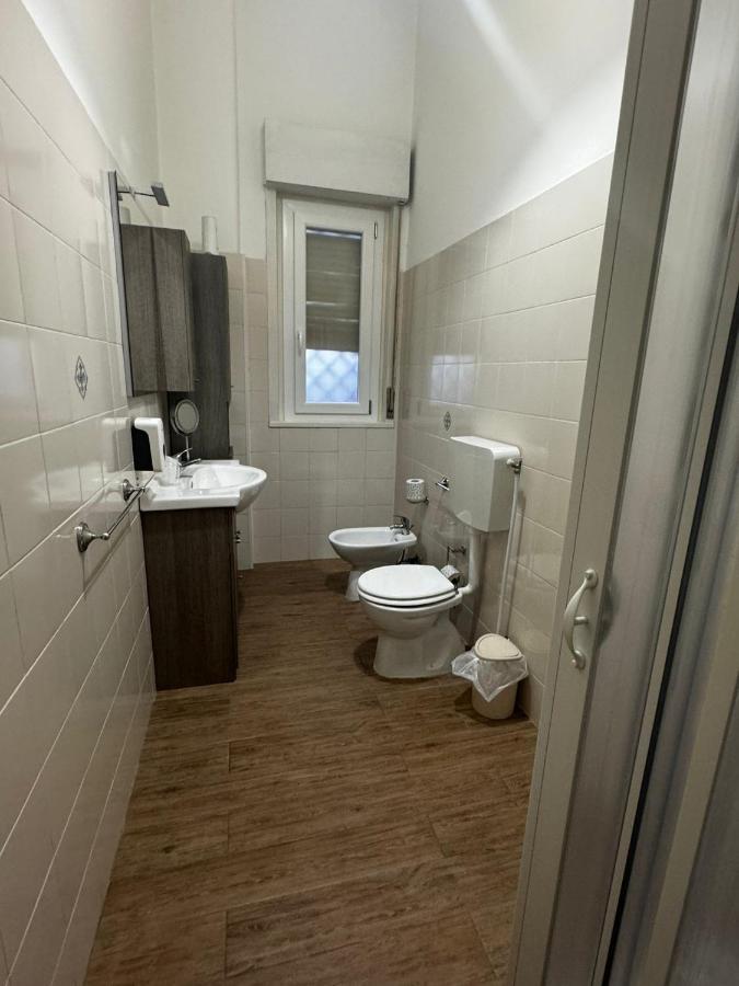 Tweepersoonskamer met een Eigen Externe Badkamer
