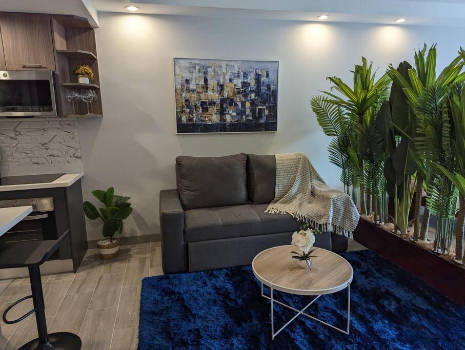 113 Rocks - B&B Heredia