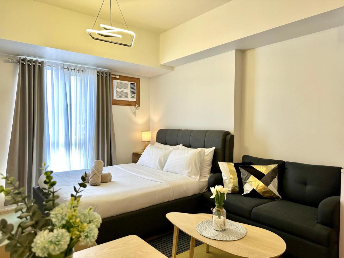 Cozy Studio Unit at Centrio Tower beside Ayala Mall Downtown CDO - Bed and Breakfast