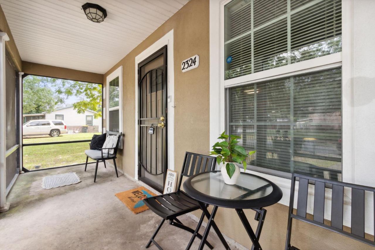 The W 18th Haven Two-Story Home Near Downtown Jax - Bed and Breakfast Jacksonville
