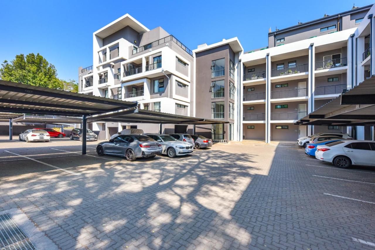The Odyssey Lifestyle Complex Morningside - 2 BR - Ferienwohnung Johannesburg